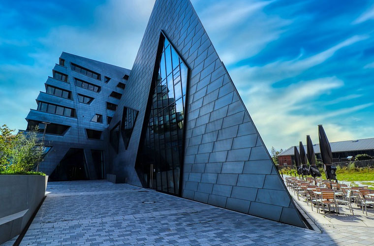 六枝特区技工学校（六枝特区职业技术学校）各专业收费